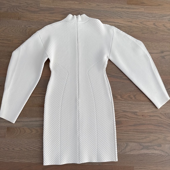 Herve Leger Off White/cream bodycon Mid Length Dress Size M - Picture 3 of 3